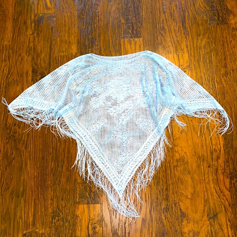 Lace Poncho (One Size fits Most) (101)